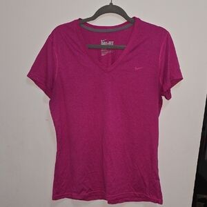 Nike Women's Dri-Fit V-Neck Magenta Tee Size Large Workout or casual